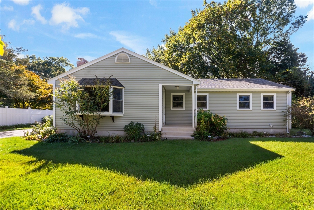 450 West St, Mansfield, Massachusetts, 3 Bedrooms Bedrooms, 6 Rooms Rooms,2 BathroomsBathrooms,Residential,For Sale,West St,73438162