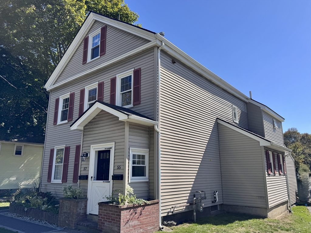 55 Salem St, Reading, Massachusetts, 2 Bedrooms Bedrooms, 4 Rooms Rooms,1 BathroomBathrooms,Residential Lease,For Rent,Salem St,73448677