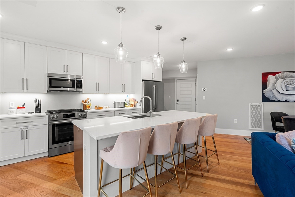 150 Hancock St, Quincy, Massachusetts, 3 Bedrooms Bedrooms, 5 Rooms Rooms,2 BathroomsBathrooms,Residential Lease,For Rent,Hancock St,73462481