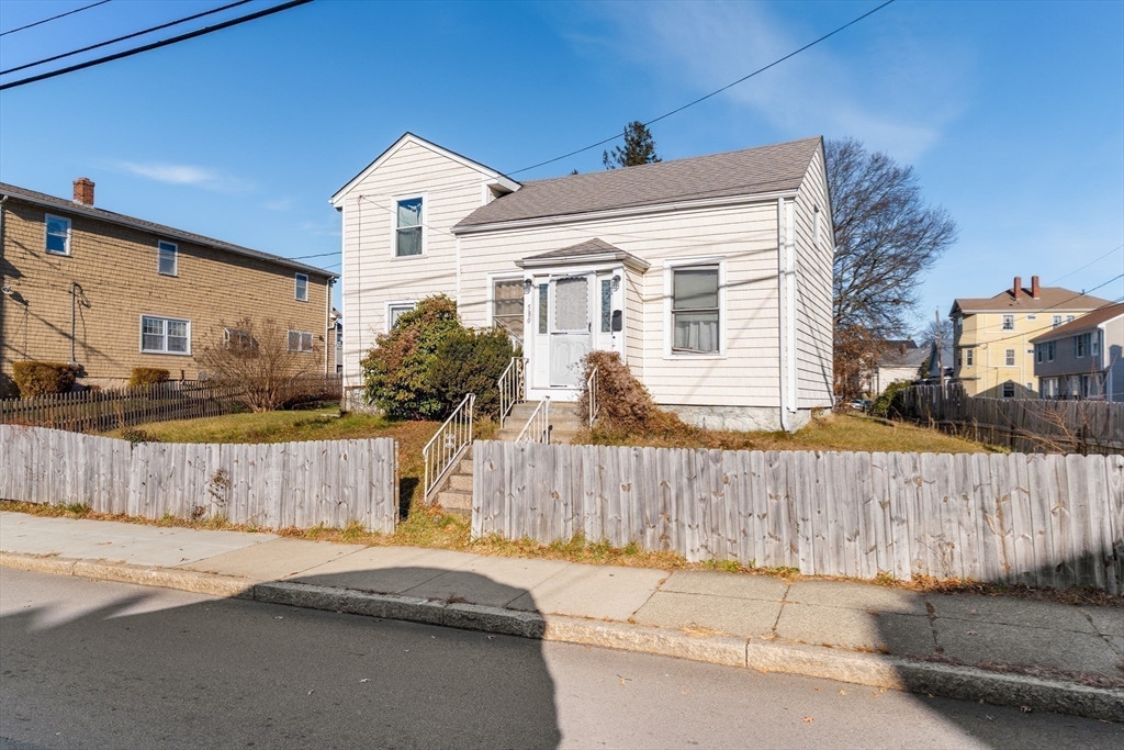 580 County St, Fall River, Massachusetts, 3 Bedrooms Bedrooms, 7 Rooms Rooms,1.5 BathroomsBathrooms,Residential,For Sale,County St,73462477