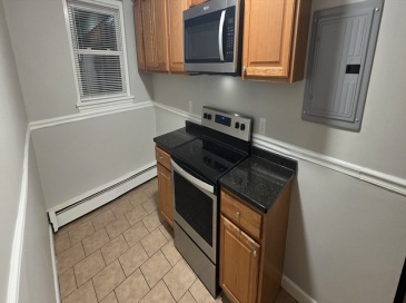 77 Green St, Lynn, Massachusetts, 2 Bedrooms Bedrooms, 5 Rooms Rooms,1 BathroomBathrooms,Residential Lease,For Rent,Green St,73462554