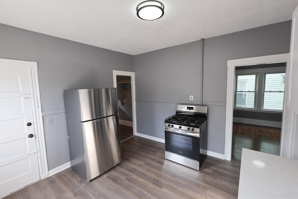 181 Norfolk Street, Boston, Massachusetts, 4 Bedrooms Bedrooms, 6 Rooms Rooms,1 BathroomBathrooms,Residential Lease,For Rent,Norfolk Street,73428399