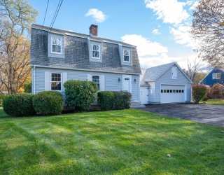 51 Kelly St, Haverhill, Massachusetts, 4 Bedrooms Bedrooms, 8 Rooms Rooms,2 BathroomsBathrooms,Residential,For Sale,Kelly St,73456188