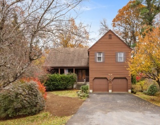 43 Maple Rd, Westford, Massachusetts, 4 Bedrooms Bedrooms, 8 Rooms Rooms,2.5 BathroomsBathrooms,Residential,For Sale,Maple Rd,73452415