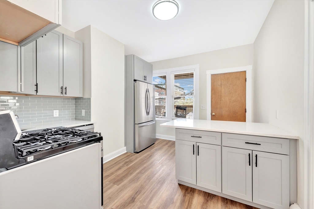 16 O Street, Boston, Massachusetts, 3 Bedrooms Bedrooms, 5 Rooms Rooms,1 BathroomBathrooms,Residential Lease,For Rent,O Street,73462626