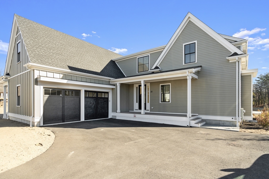 1060 Grove Street, Framingham, Massachusetts, 2 Bedrooms Bedrooms, 6 Rooms Rooms,2.5 BathroomsBathrooms,Residential,For Sale,Grove Street,73462652