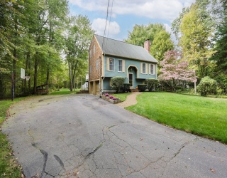 70 Plain Street E, Berkley, Massachusetts, 3 Bedrooms Bedrooms, 6 Rooms Rooms,2 BathroomsBathrooms,Residential,For Sale,Plain Street E,73435363