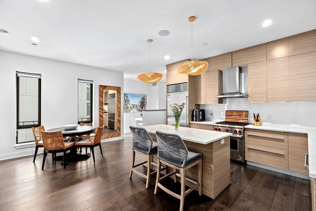 14 West Broadway, Boston, Massachusetts, 1 Bedroom Bedrooms, 3 Rooms Rooms,1 BathroomBathrooms,Residential,For Sale,West Broadway,73394726