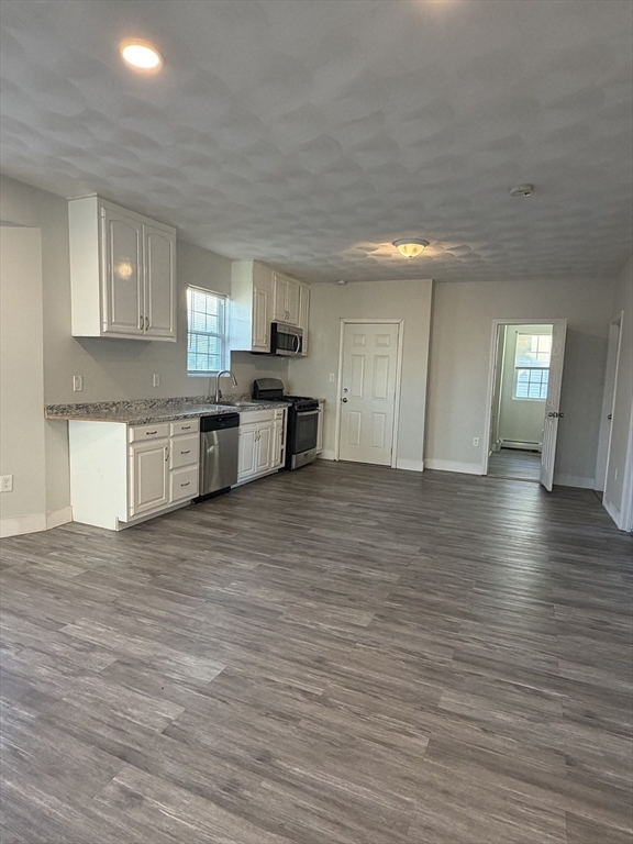 539-541 North Front Street, New Bedford, Massachusetts, 4 Bedrooms Bedrooms, 5 Rooms Rooms,1 BathroomBathrooms,Residential Lease,For Rent,North Front Street,73462776