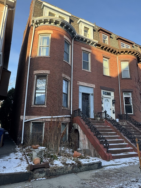 746 E 4th St, Boston, Massachusetts, 4 Bedrooms Bedrooms, 12 Rooms Rooms,3.5 BathroomsBathrooms,Residential Income,For Sale,E 4th St,73462772