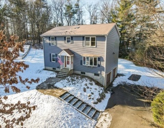 10 Hazelwood Ct, Attleboro, Massachusetts, 4 Bedrooms Bedrooms, 10 Rooms Rooms,3 BathroomsBathrooms,Residential,For Sale,Hazelwood Ct,73462786