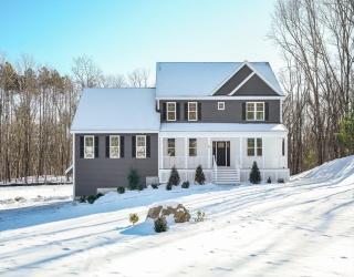 209 Middle, Haverhill, Massachusetts, 4 Bedrooms Bedrooms, 9 Rooms Rooms,3.5 BathroomsBathrooms,Residential,For Sale,Middle,73462805