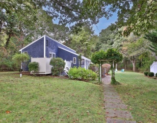 112 Third Street North, Edgartown, Massachusetts, 3 Bedrooms Bedrooms, 4 Rooms Rooms,2 BathroomsBathrooms,Residential,For Sale,Third Street North,73439891