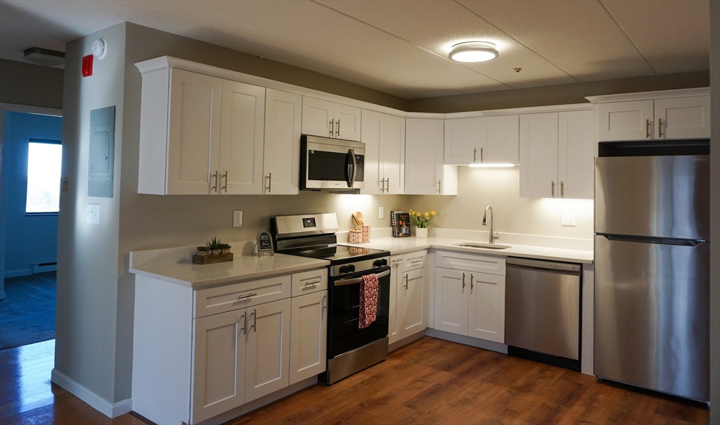 308 Quarry St, Quincy, Massachusetts, 2 Bedrooms Bedrooms, 3 Rooms Rooms,1.5 BathroomsBathrooms,Residential Lease,For Rent,Quarry St,73450098