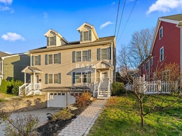 17 Beacon St, Arlington, Massachusetts, 3 Bedrooms Bedrooms, 5 Rooms Rooms,2.5 BathroomsBathrooms,Residential Lease,For Rent,Beacon St,73456647