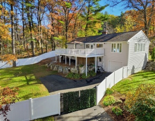 300 Malden St, Holden, Massachusetts, 3 Bedrooms Bedrooms, 10 Rooms Rooms,2 BathroomsBathrooms,Residential,For Sale,Malden St,73451434