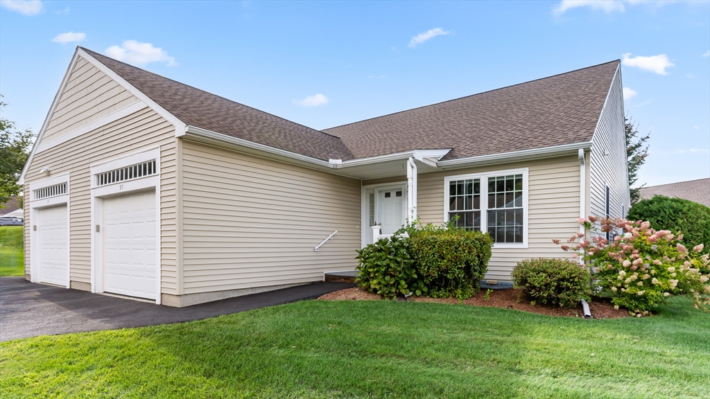 97 Hillside Village Drive, West Boylston, Massachusetts, 2 Bedrooms Bedrooms, 5 Rooms Rooms,2 BathroomsBathrooms,Residential,For Sale,Hillside Village Drive,73427451