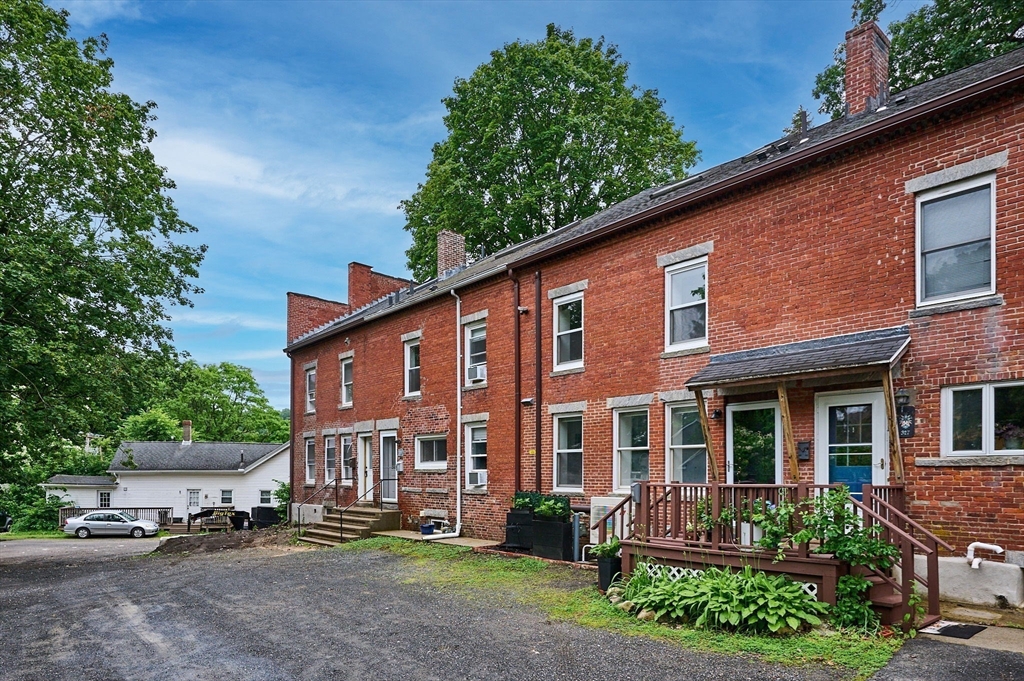 325 Riverside Drive, Northampton, Massachusetts, 3 Bedrooms Bedrooms, 5 Rooms Rooms,2.5 BathroomsBathrooms,Residential,For Sale,Riverside Drive,73393790