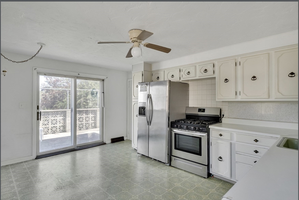 24 Blaine Street, Malden, Massachusetts, 3 Bedrooms Bedrooms, 6 Rooms Rooms,1 BathroomBathrooms,Residential Lease,For Rent,Blaine Street,73462895