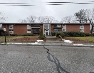10 Longwood Dr, Andover, Massachusetts, 2 Bedrooms Bedrooms, 4 Rooms Rooms,1 BathroomBathrooms,Residential Lease,For Rent,Longwood Dr,73462905