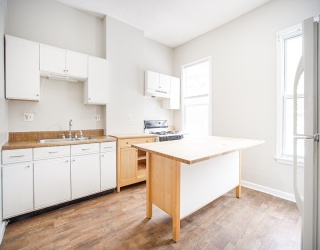 193 Beech Street, Holyoke, Massachusetts, 3 Bedrooms Bedrooms, 5 Rooms Rooms,1 BathroomBathrooms,Residential Lease,For Rent,Beech Street,73462915