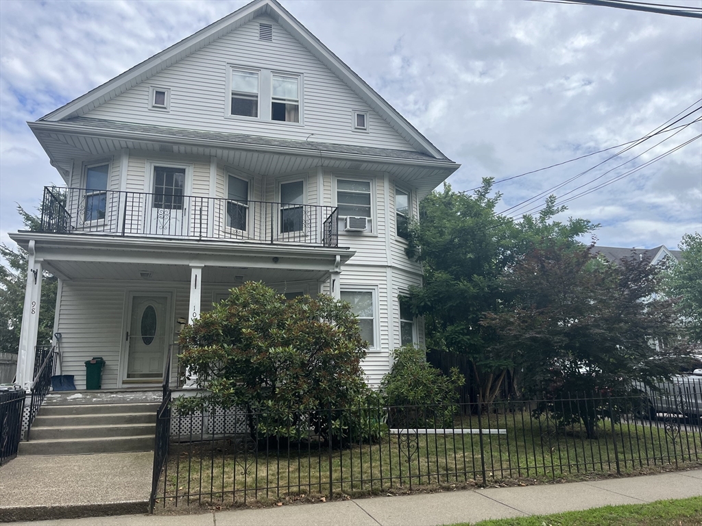 98 Dexter Ave, Watertown, Massachusetts, 2 Bedrooms Bedrooms, 6 Rooms Rooms,1 BathroomBathrooms,Residential Lease,For Rent,Dexter Ave,73462883