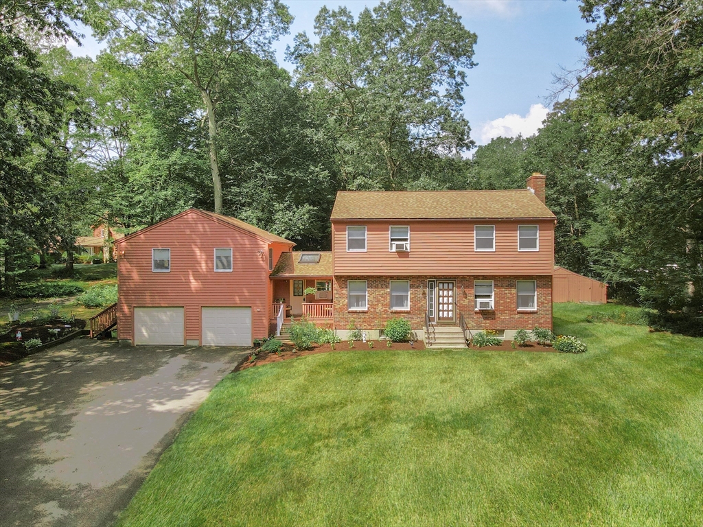 15 Northwest Rd, Spencer, Massachusetts, 4 Bedrooms Bedrooms, 9 Rooms Rooms,3.5 BathroomsBathrooms,Residential,For Sale,Northwest Rd,73412229