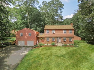 15 Northwest Rd, Spencer, Massachusetts, 4 Bedrooms Bedrooms, 9 Rooms Rooms,3.5 BathroomsBathrooms,Residential,For Sale,Northwest Rd,73412229