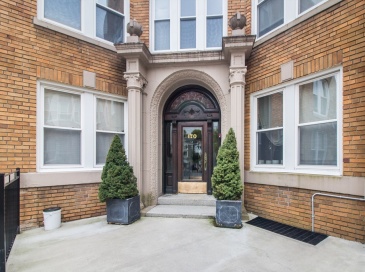170 Maple Street, Malden, Massachusetts, 4 Rooms Rooms,1 BathroomBathrooms,Residential Lease,For Rent,Maple Street,73459495