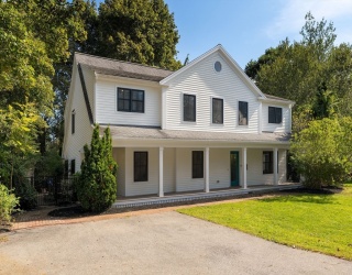 4 Dornell Rd, Ipswich, Massachusetts, 4 Bedrooms Bedrooms, 11 Rooms Rooms,2.5 BathroomsBathrooms,Residential,For Sale,Dornell Rd,73431888