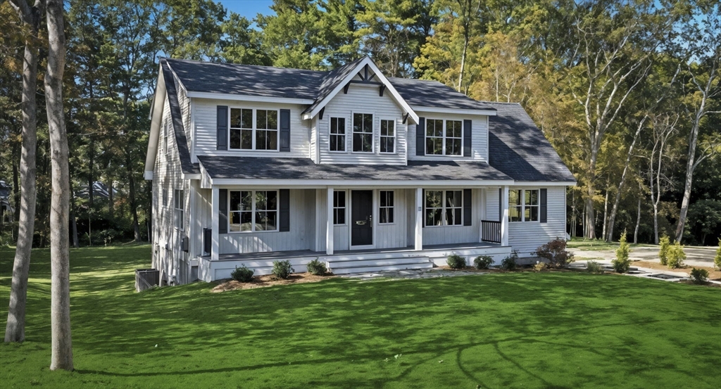 8 Mansion Drive, Topsfield, Massachusetts, 4 Bedrooms Bedrooms, 8 Rooms Rooms,2.5 BathroomsBathrooms,Residential,For Sale,Mansion Drive,73442494