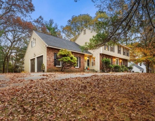 2 Tamys Lane, Andover, Massachusetts, 4 Bedrooms Bedrooms, 12 Rooms Rooms,2.5 BathroomsBathrooms,Residential,For Sale,Tamys Lane,73451432