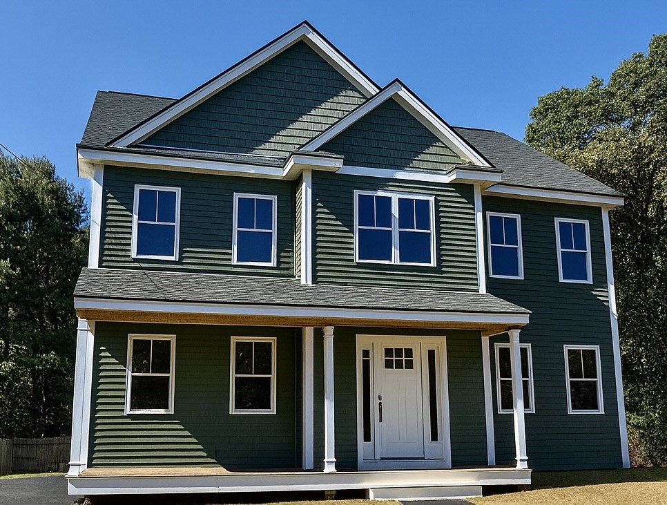 4 Strand Street, Billerica, Massachusetts, 4 Bedrooms Bedrooms, 9 Rooms Rooms,2.5 BathroomsBathrooms,Residential,For Sale,Strand Street,73457991