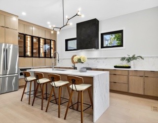 10 Crescent St., Newton, Massachusetts, 4 Bedrooms Bedrooms, 8 Rooms Rooms,3.5 BathroomsBathrooms,Residential,For Sale,Crescent St.,73455276