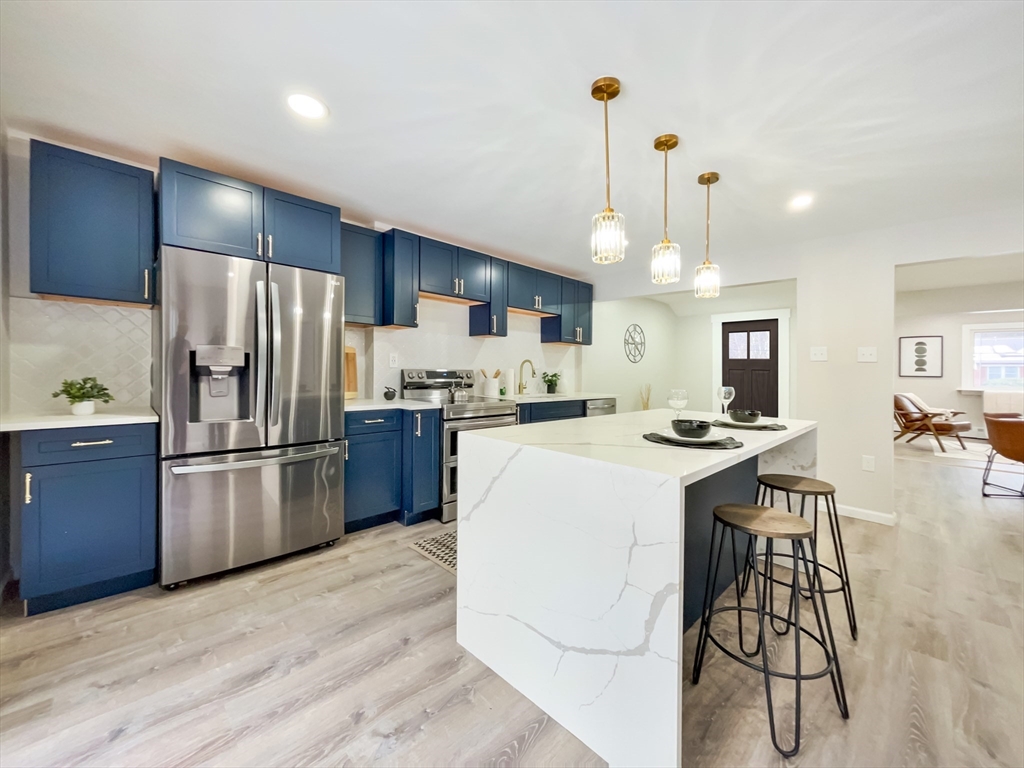 46 Holland Dr, East Longmeadow, Massachusetts, 3 Bedrooms Bedrooms, 6 Rooms Rooms,2 BathroomsBathrooms,Residential,For Sale,Holland Dr,73463045