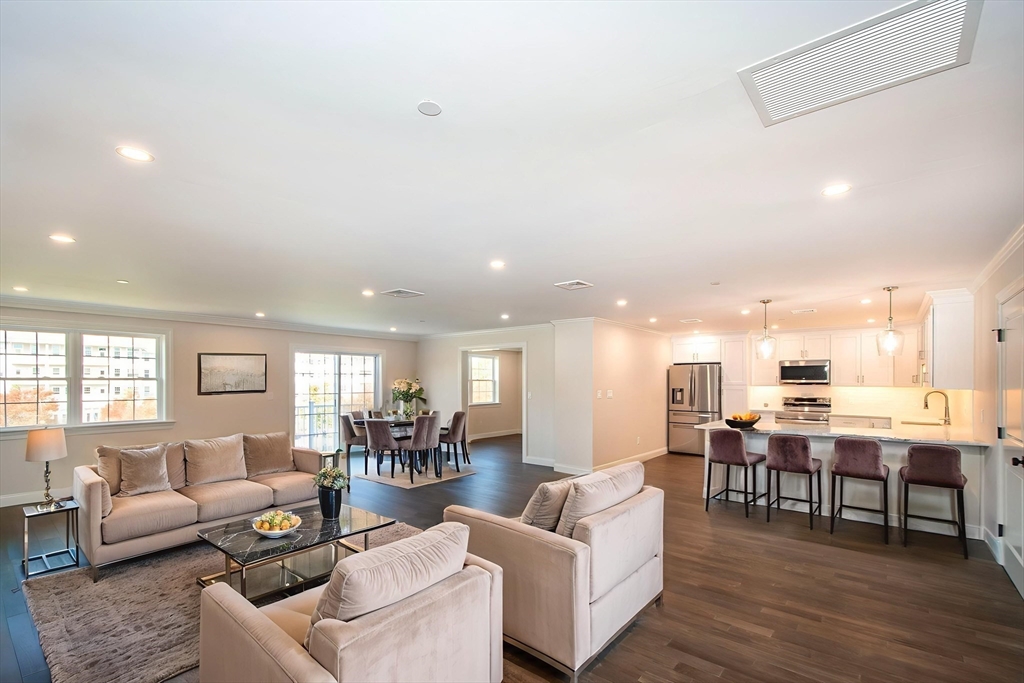 2 Proprietors Drive, Marshfield, Massachusetts, 2 Bedrooms Bedrooms, 6 Rooms Rooms,2 BathroomsBathrooms,Residential,For Sale,Proprietors Drive,73462998