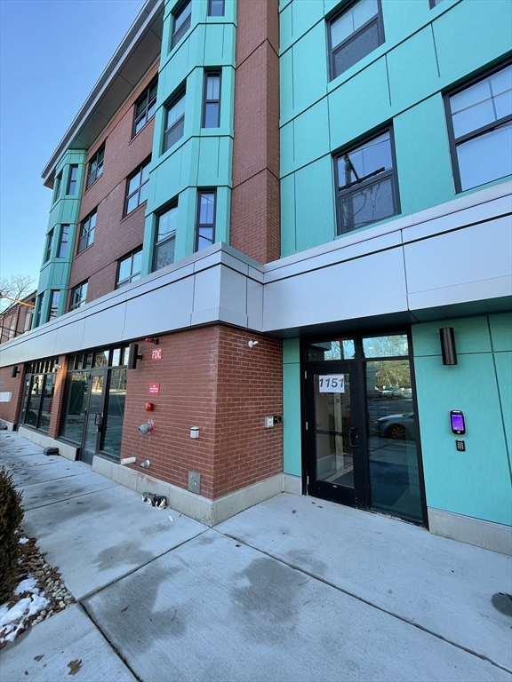 1151 Walnut St, Newton, Massachusetts, 2 Bedrooms Bedrooms, 4 Rooms Rooms,2 BathroomsBathrooms,Residential Lease,For Rent,Walnut St,73463009