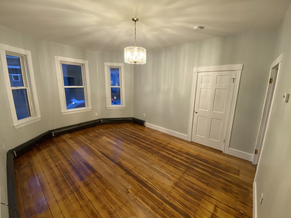 63 Marshfield Street, Boston, Massachusetts, 2 Bedrooms Bedrooms, 6 Rooms Rooms,1 BathroomBathrooms,Residential Lease,For Rent,Marshfield Street,73463044