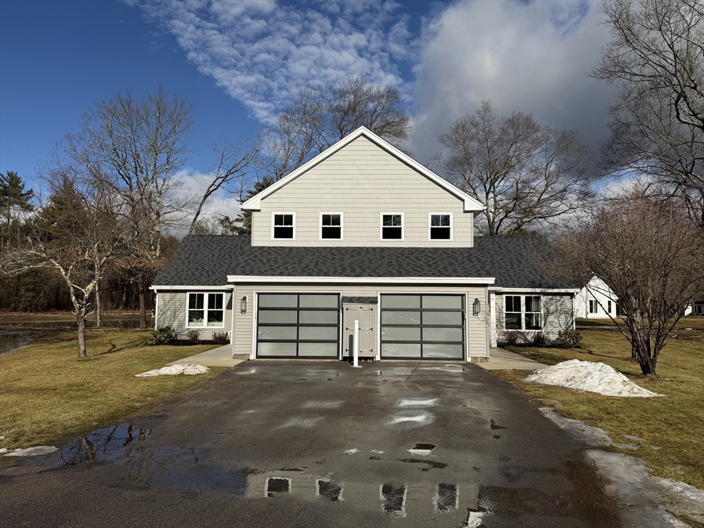 32 Barracks Road, Hudson, Massachusetts, 2 Bedrooms Bedrooms, 5 Rooms Rooms,1.5 BathroomsBathrooms,Residential,For Sale,Barracks Road,73463113
