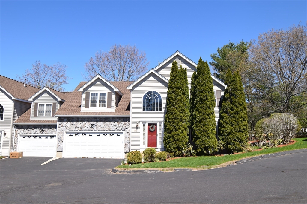 172 Edgehill Road, Norwood, Massachusetts, 3 Bedrooms Bedrooms, 7 Rooms Rooms,2.5 BathroomsBathrooms,Residential Lease,For Rent,Edgehill Road,73463117
