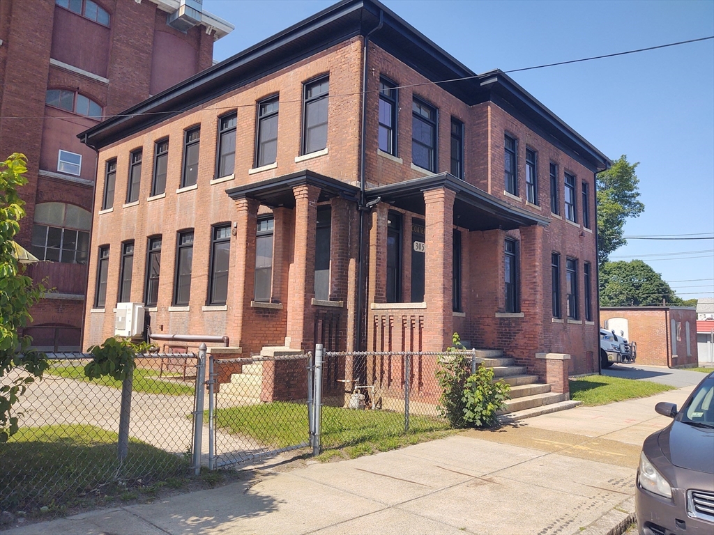 305 Nash Road, New Bedford, Massachusetts, ,Commercial Lease,For Rent,Nash Road,73390201