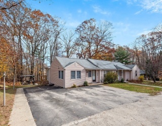 29 Passway Five, Worcester, Massachusetts, 7 Bedrooms Bedrooms, 11 Rooms Rooms,2 BathroomsBathrooms,Residential Income,For Sale,Passway Five,73462988