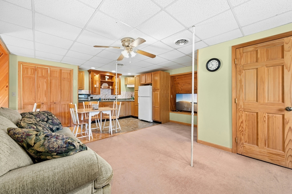 94 South Oxford Street, Millbury, Massachusetts, 1 Bedroom Bedrooms, 3 Rooms Rooms,1 BathroomBathrooms,Residential Lease,For Rent,South Oxford Street,73463147