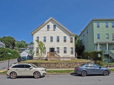 19 Elizabeth St, Worcester, Massachusetts, 10 Bedrooms Bedrooms, 22 Rooms Rooms,5 BathroomsBathrooms,Residential Income,For Sale,Elizabeth St,73422579