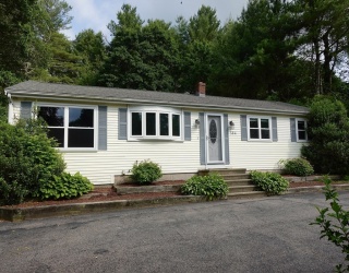 584 Washington St, Franklin, Massachusetts, 3 Bedrooms Bedrooms, 7 Rooms Rooms,1 BathroomBathrooms,Residential,For Sale,Washington St,73449652