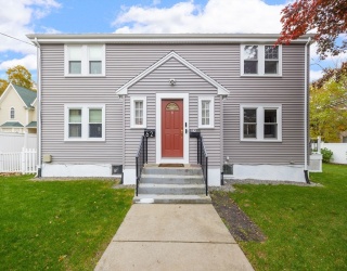 62-64 Rowe Street, Newton, Massachusetts, 2 Bedrooms Bedrooms, 6 Rooms Rooms,1.5 BathroomsBathrooms,Residential,For Sale,Rowe Street,73451590