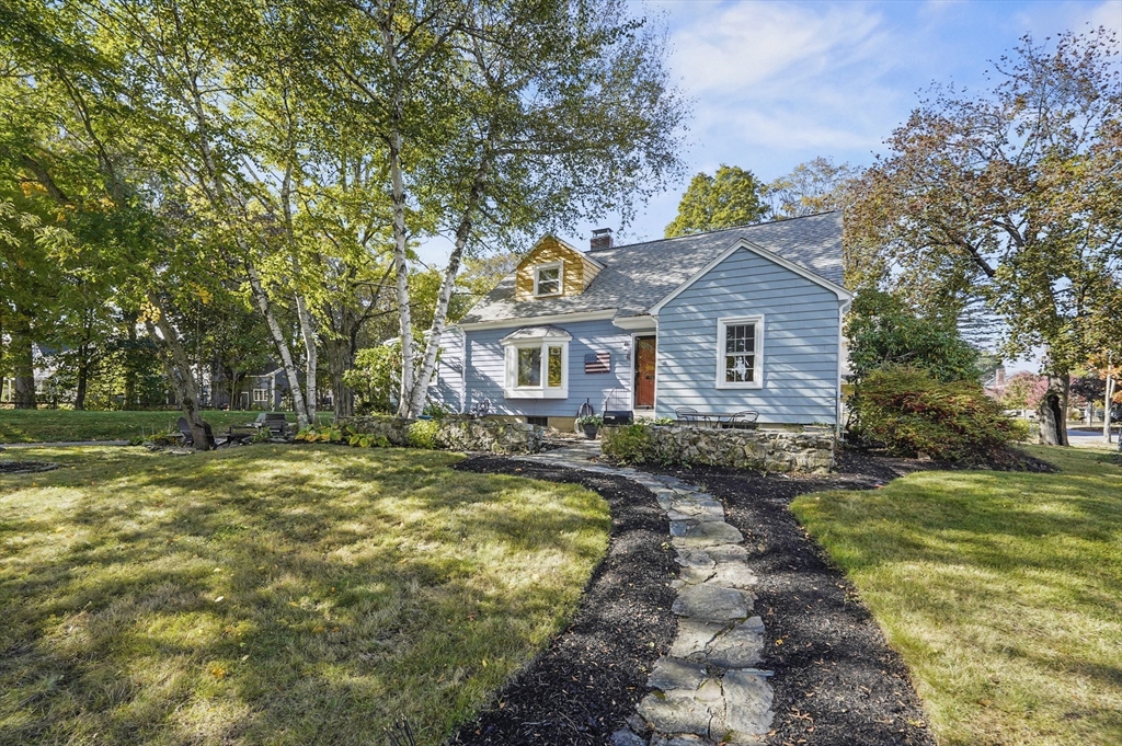 6 Winter Street, Georgetown, Massachusetts, 3 Bedrooms Bedrooms, 8 Rooms Rooms,2 BathroomsBathrooms,Residential,For Sale,Winter Street,73444727