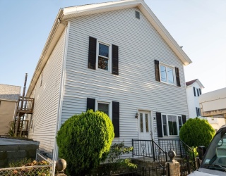 96 Wellington St, Fall River, Massachusetts, 6 Bedrooms Bedrooms, 11 Rooms Rooms,4 BathroomsBathrooms,Residential Income,For Sale,Wellington St,73442786