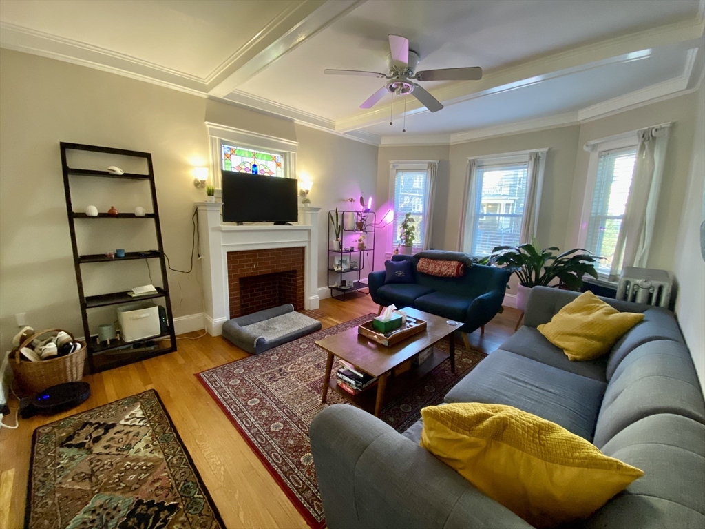 51 Patten Street, Boston, Massachusetts, 2 Bedrooms Bedrooms, 6 Rooms Rooms,1 BathroomBathrooms,Residential Lease,For Rent,Patten Street,73463165