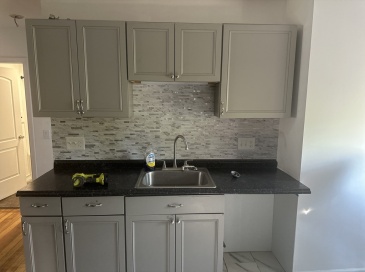 14 Woodlawn, Springfield, Massachusetts, 3 Bedrooms Bedrooms, 6 Rooms Rooms,1 BathroomBathrooms,Residential Lease,For Rent,Woodlawn,73460492